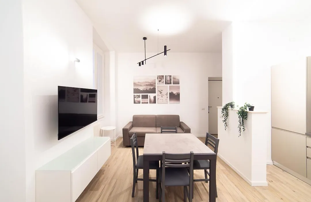 Hbhall Porta Romana Suite-1